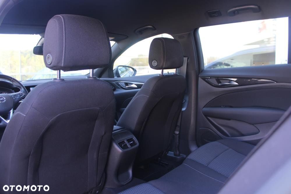Opel Insignia - 11