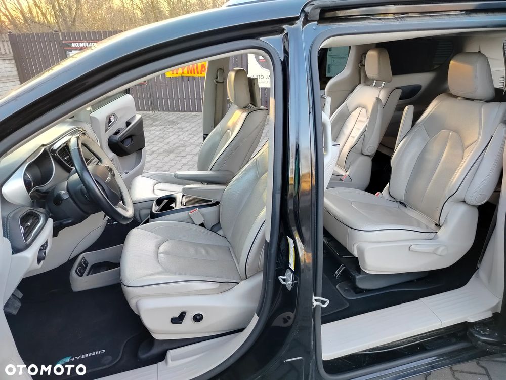 Chrysler Pacifica - 14