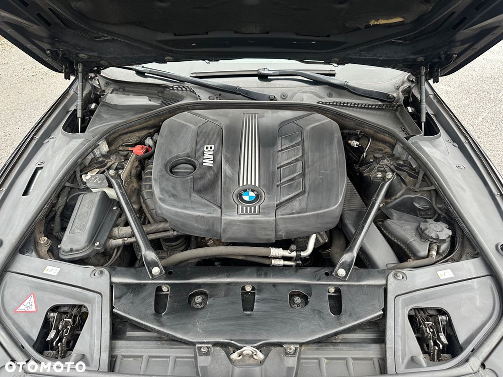 BMW Seria 5 520d - 25