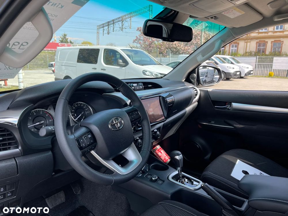 Toyota Hilux 2.8 D-4D Double Cab Invincible Sport 4x4 - 18