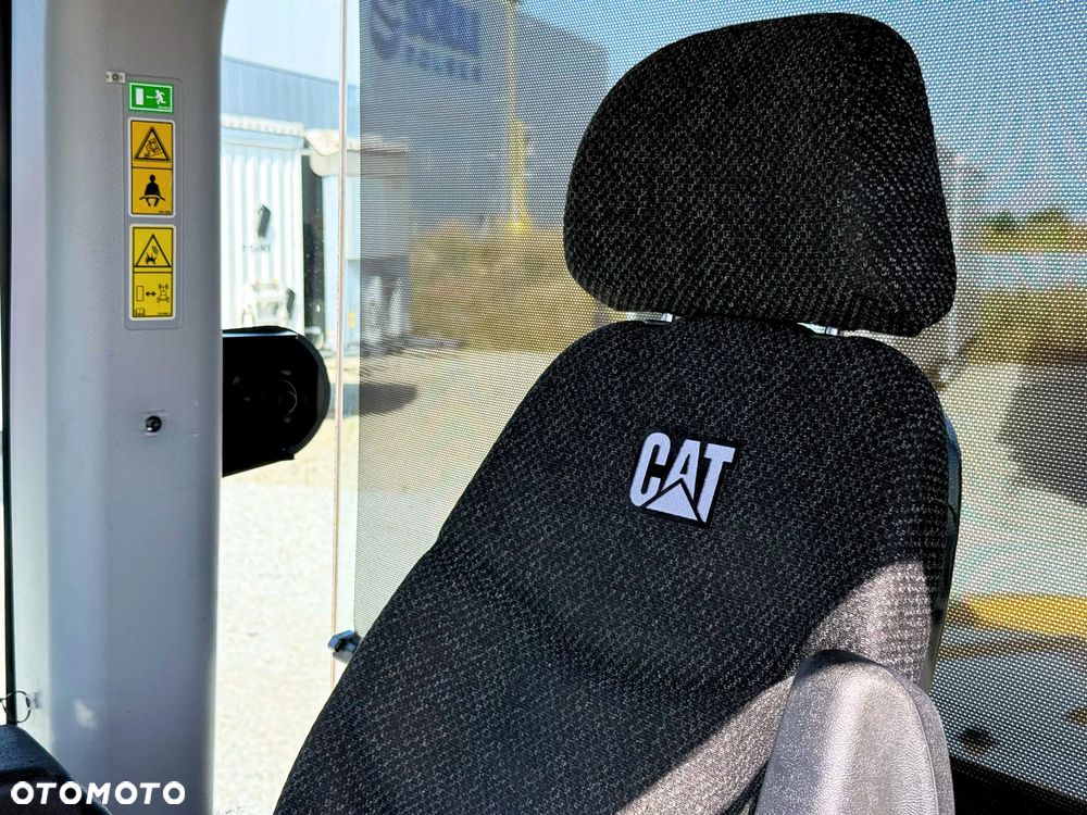 Caterpillar WALEC WIBRACYJNY / CS64B / KLIMATYZACJA / CAT - 23