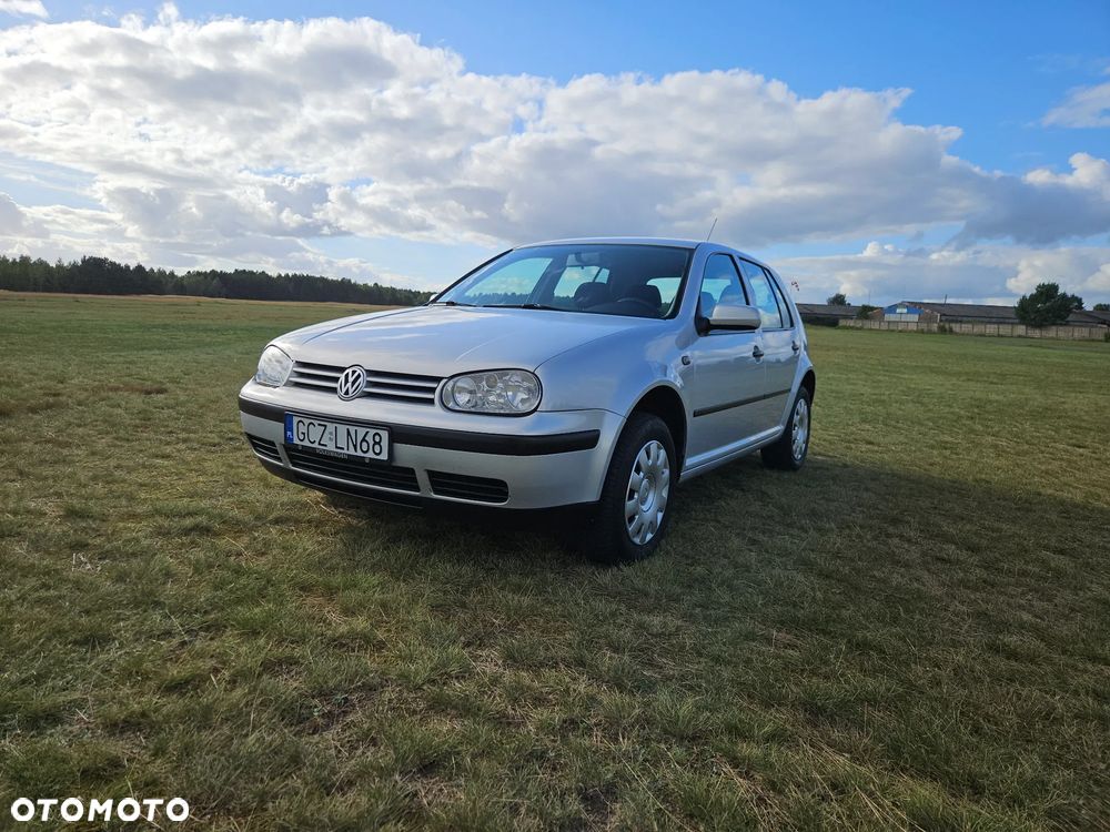 Volkswagen Golf 1.6 Basis - 1
