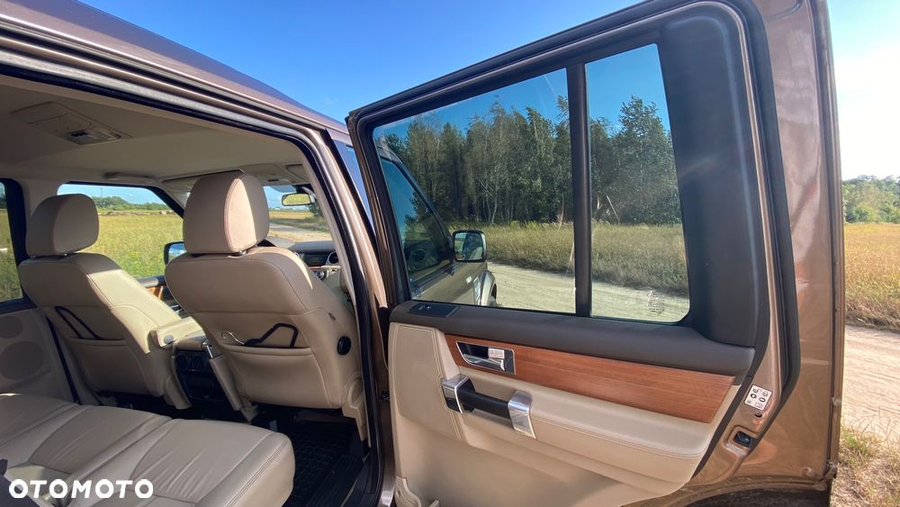 Land Rover Discovery 3.0D V6 HSE - 37