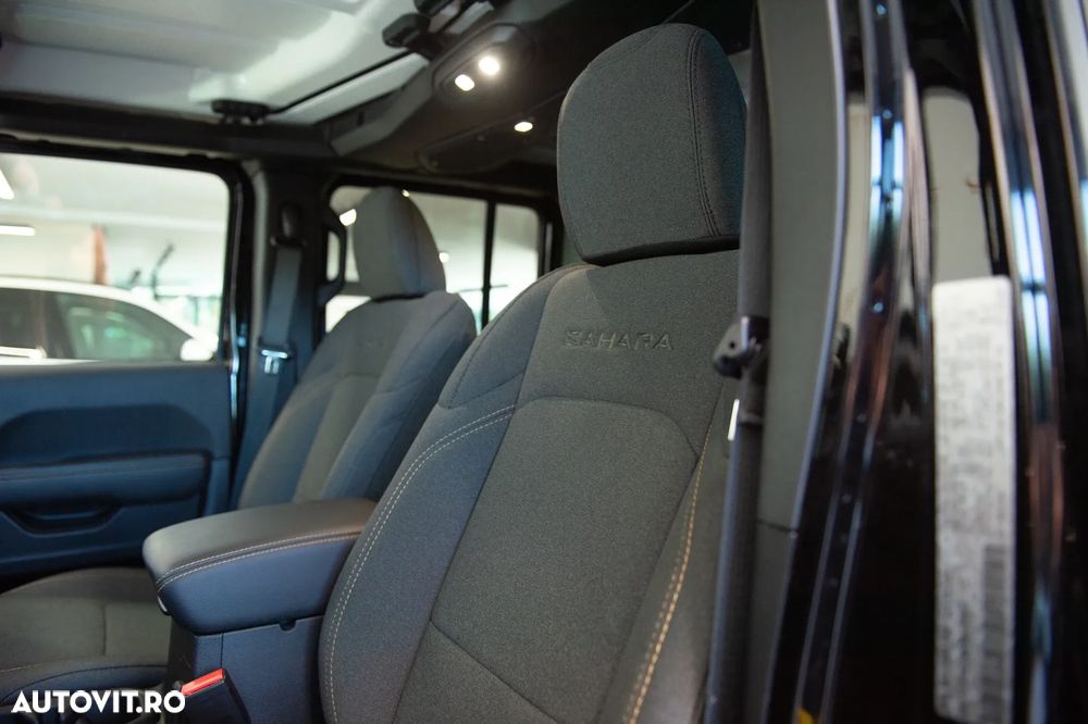 Jeep Wrangler - 21