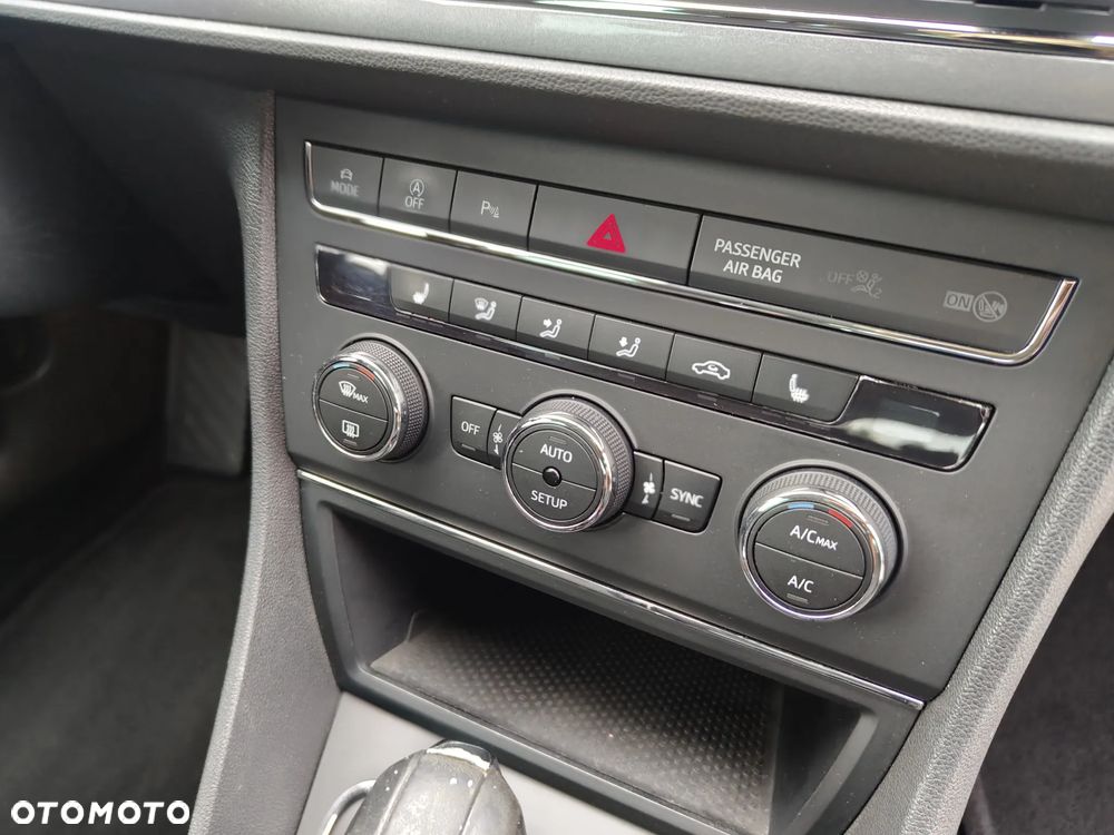 Seat Leon 2.0 TDI DPF Ecomotive DSG FR - 24