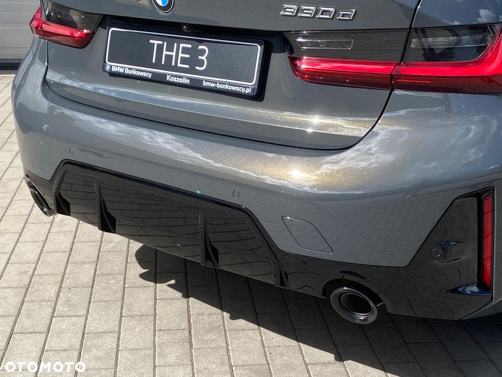 BMW Seria 3 330d xDrive mHEV sport - 12