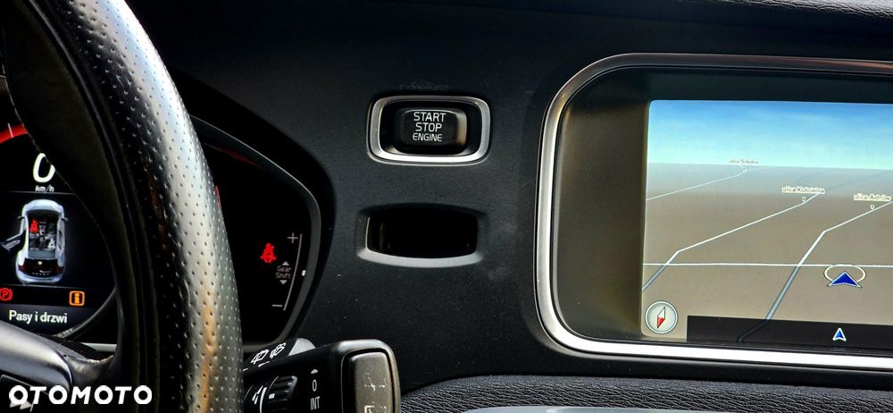 Volvo V40 D4 Drive-E R-Design Summum - 6