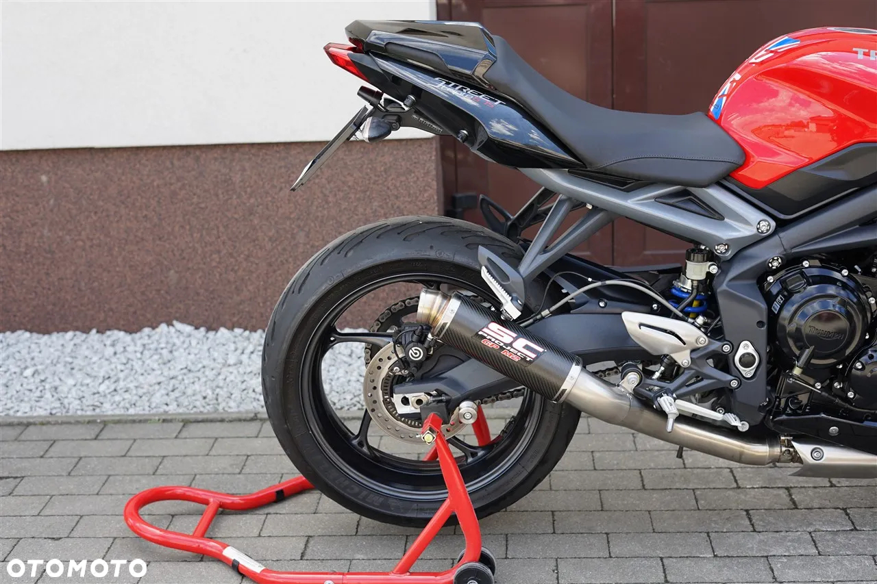 Triumph Street Triple - 4