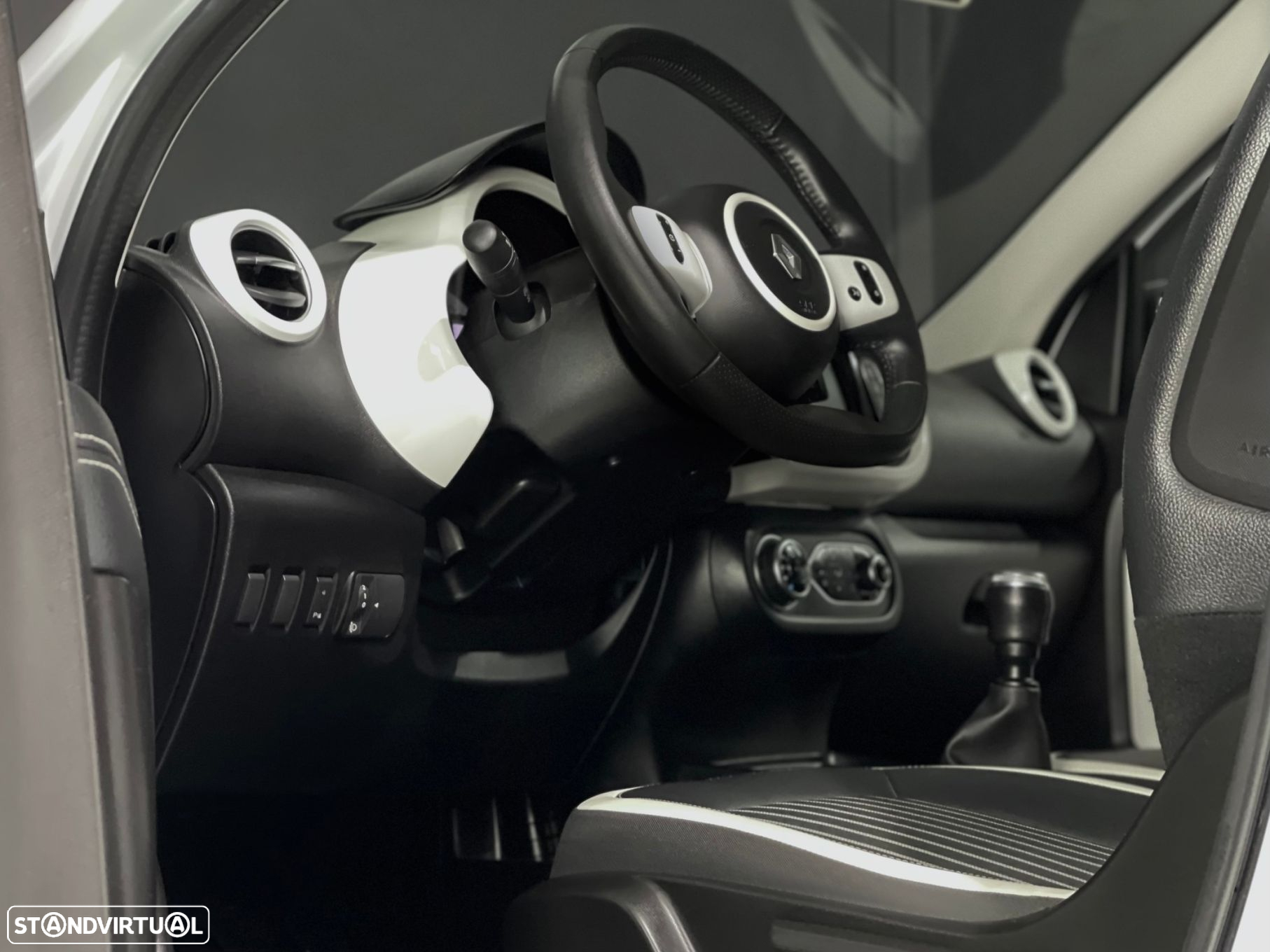 Renault Twingo 1.0 SCe Intens - 2