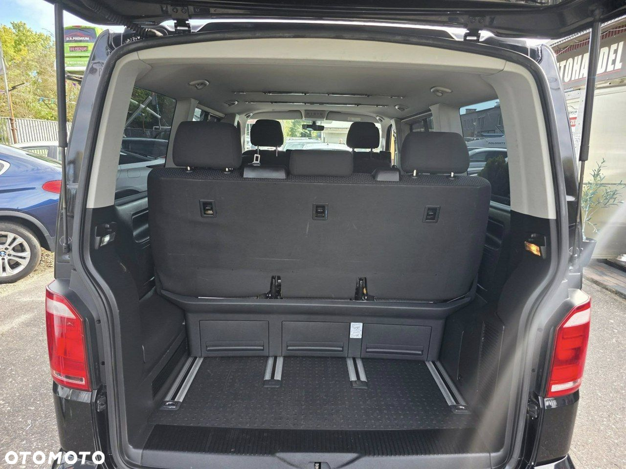 Volkswagen Multivan - 29