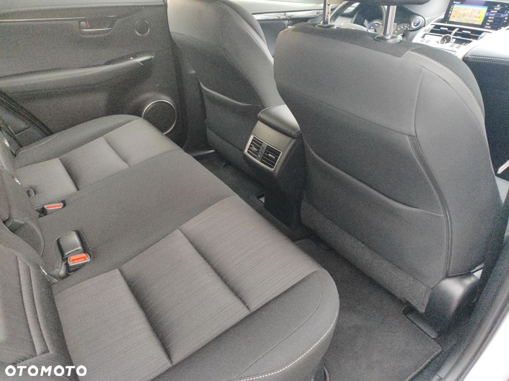 Lexus NX 300h Business Edition AWD - 14