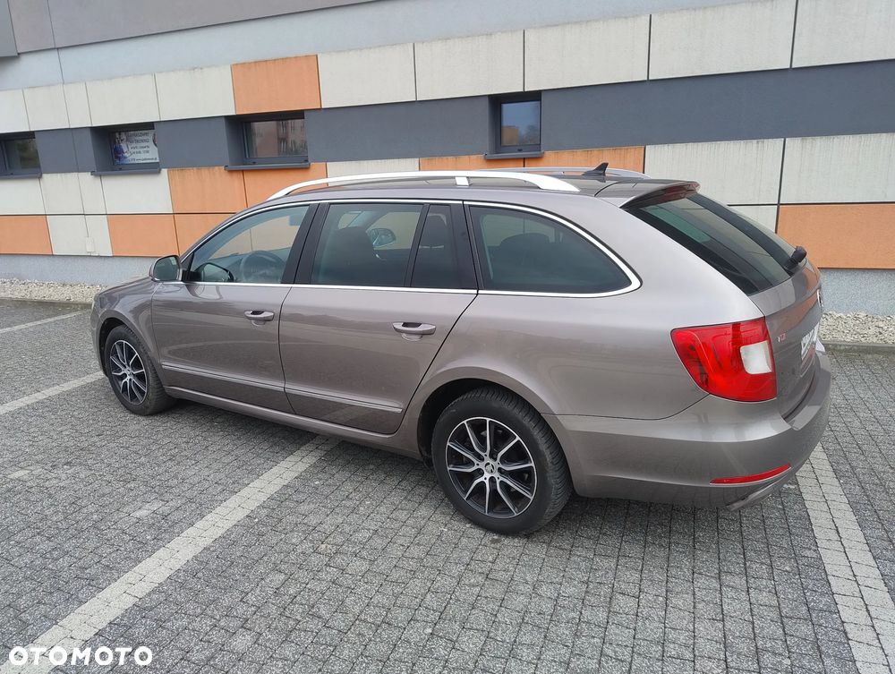 Skoda Superb 2.0 TDI Exclusive - 4