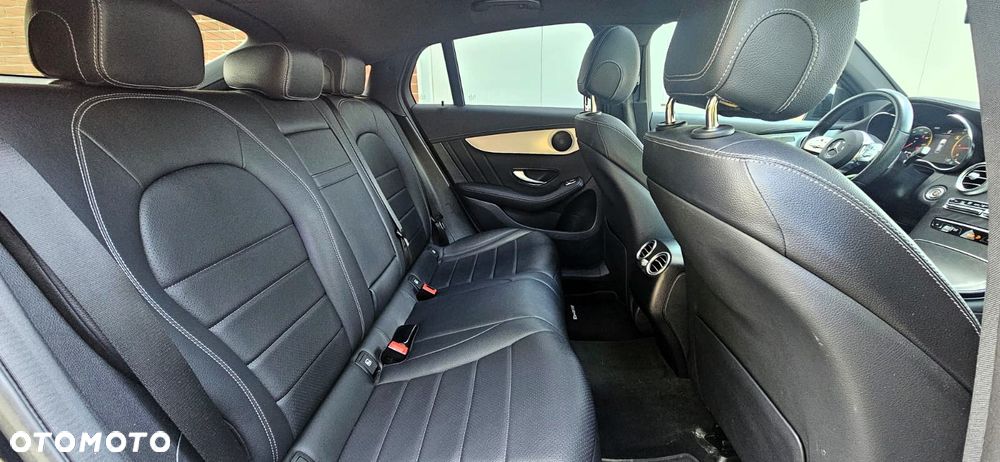 Mercedes-Benz GLC 200 d 4Matic 9G-TRONIC AMG Line - 24