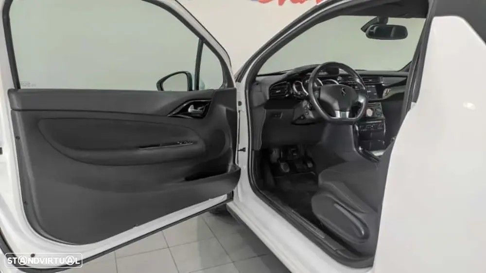 Citroën DS3 1.6 HDi Airdream So Chic - 16