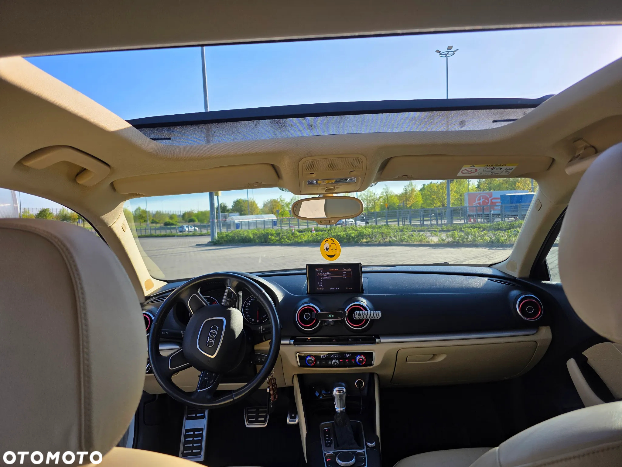 Audi A3 2.0 TDI Sportback S tronic Ambiente - 4