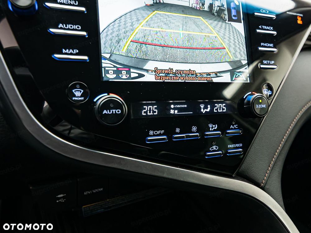 Toyota Camry 2.5 Hybrid Executive CVT - 23