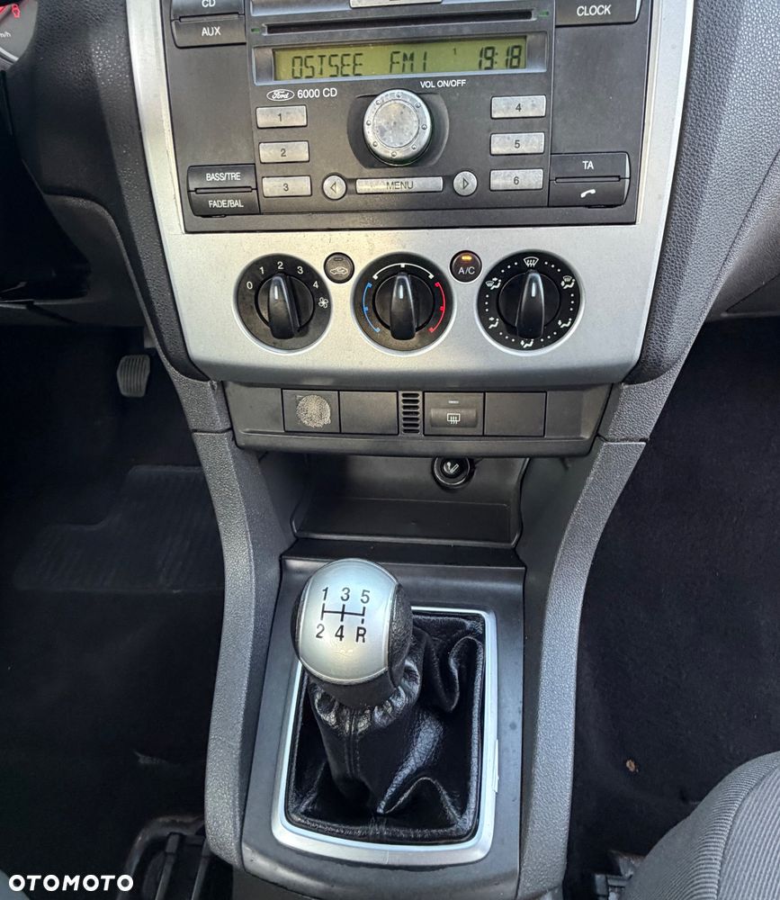 Ford Focus 1.6 16V Trend - 7