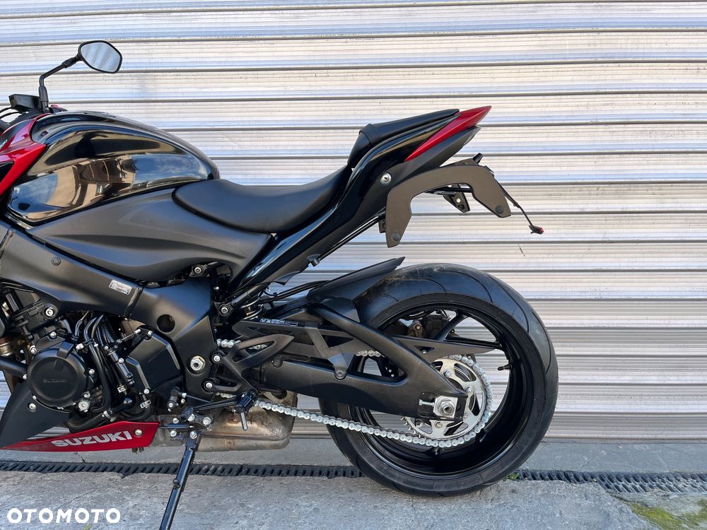 Suzuki GSX 1000 - 25