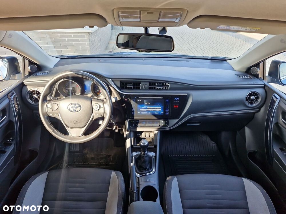 Toyota Auris 1.6 Premium Comfort - 8