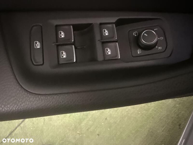 Volkswagen Passat - 13