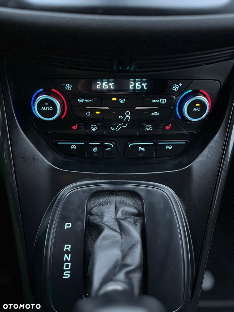 Ford Kuga 1.5 EcoBoost 2x4 Titanium - 36