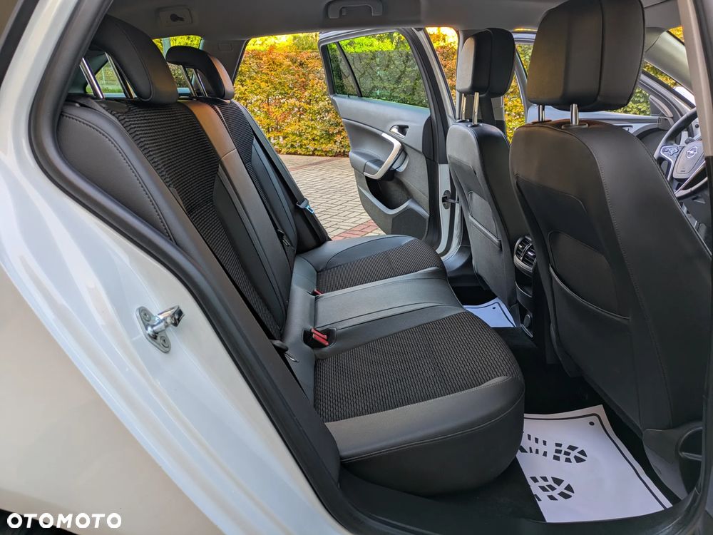 Opel Insignia ver-sports-tourer-2-0-diesel-edition - 22