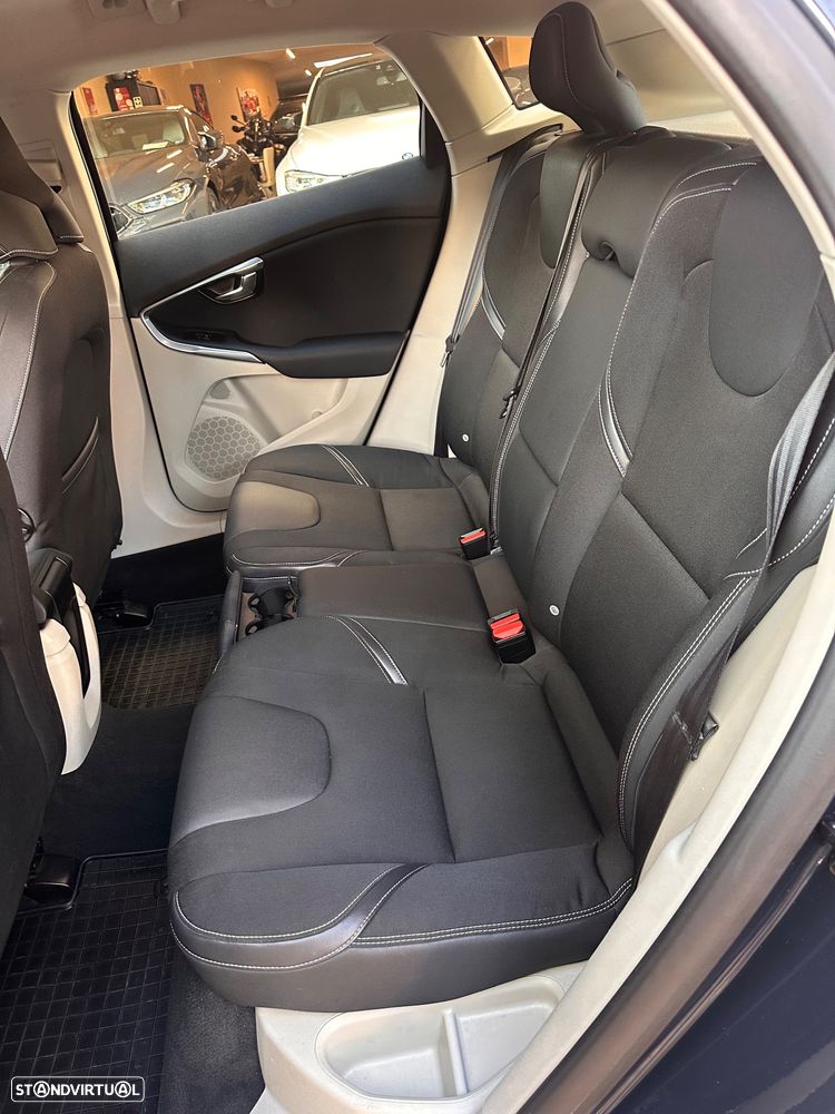 Volvo V40 D2 You - 20