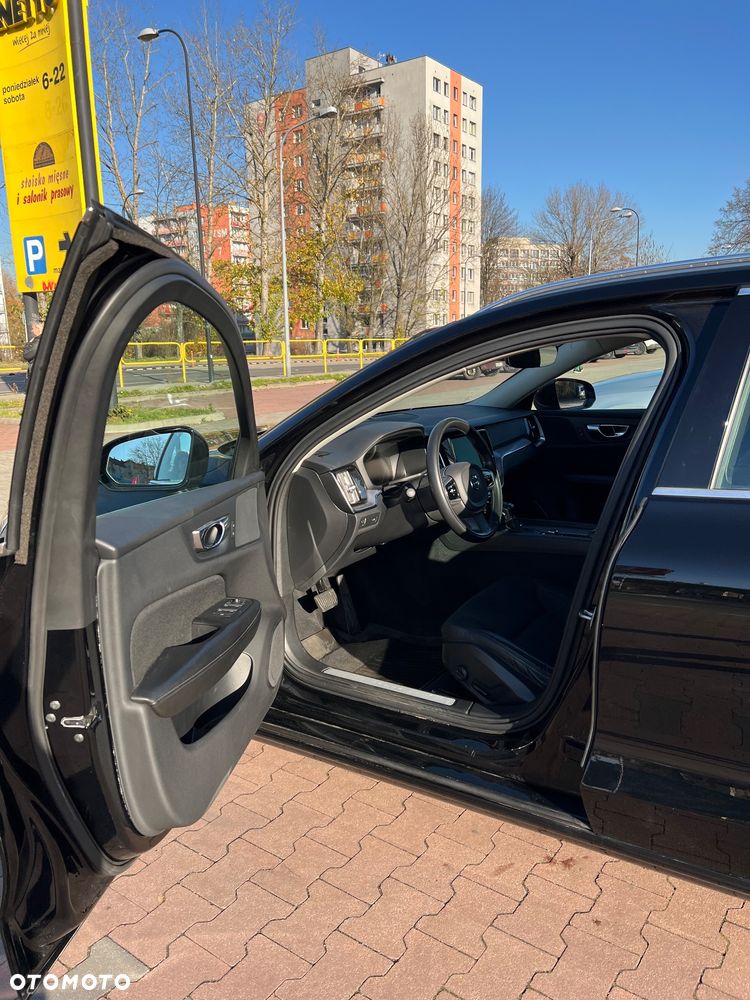 Volvo V60 D3 Momentum Pro - 22