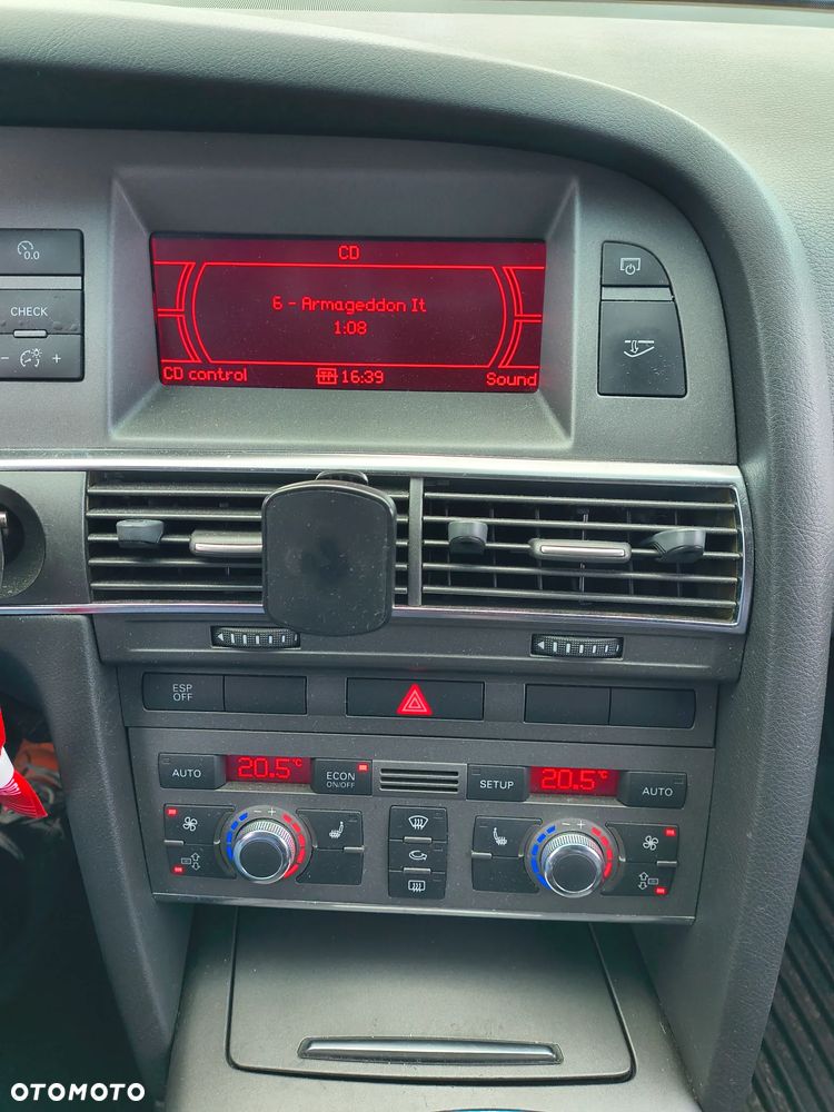 Audi A6 Limousine 2.4 - 12