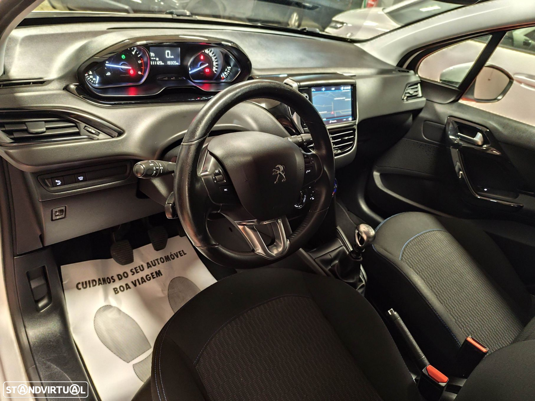 Peugeot 208 1.5 BlueHDi Signature - 8