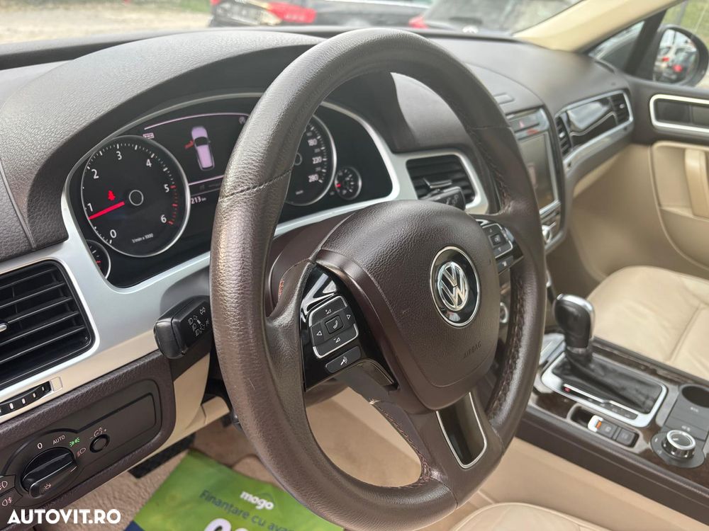 Volkswagen Touareg - 22