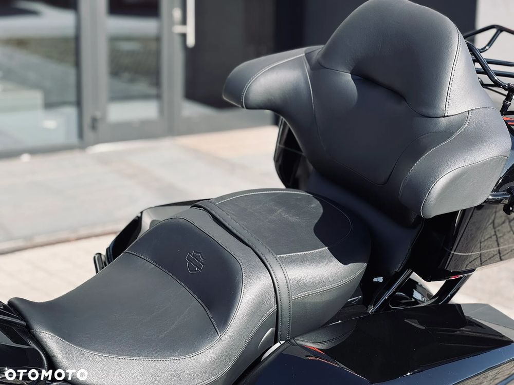 Harley-Davidson Touring Street Glide - 23