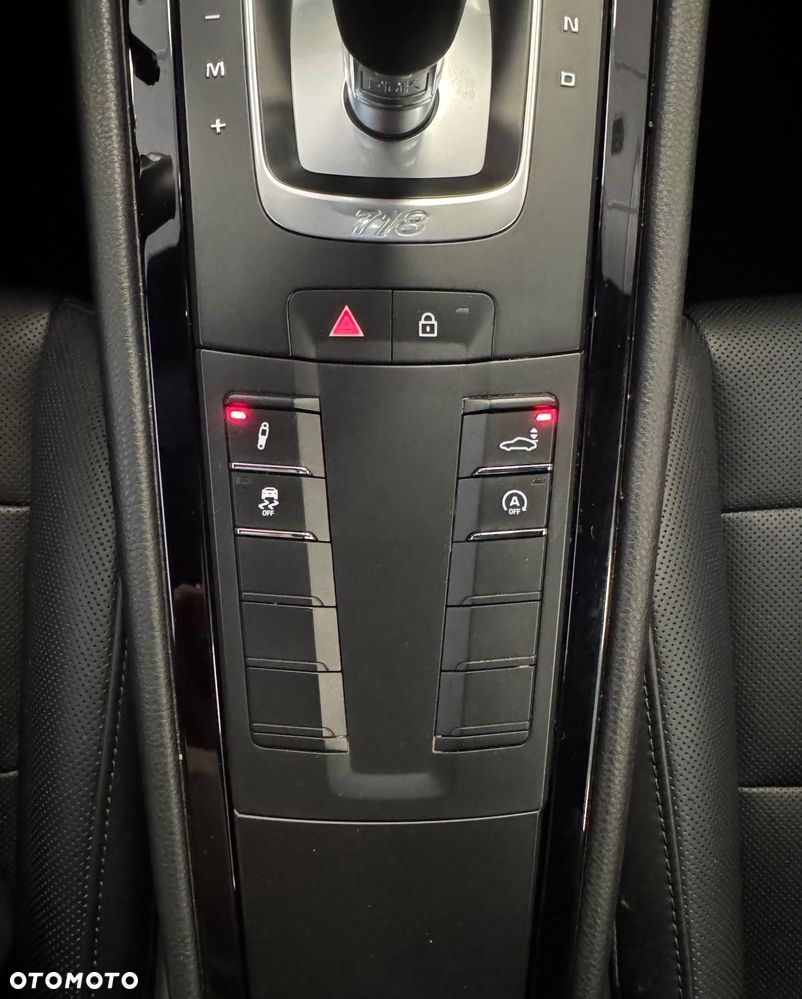 Porsche 718 Cayman GPF T PDK - 24
