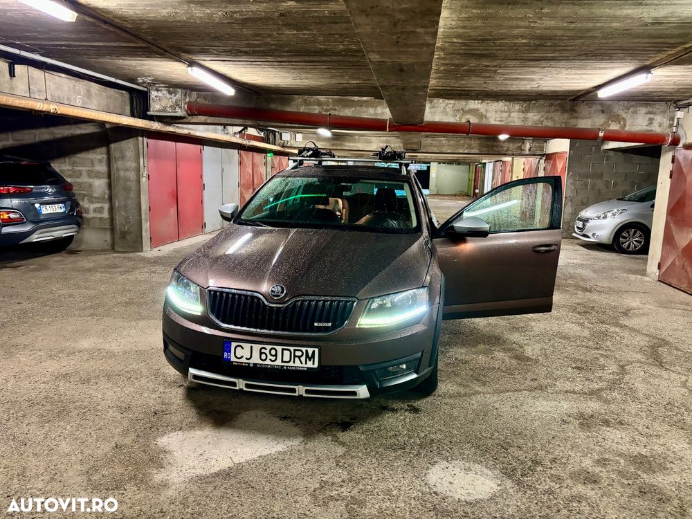 Skoda Octavia Combi Diesel 2.0 TDI 4X4 DSG Scout - 11