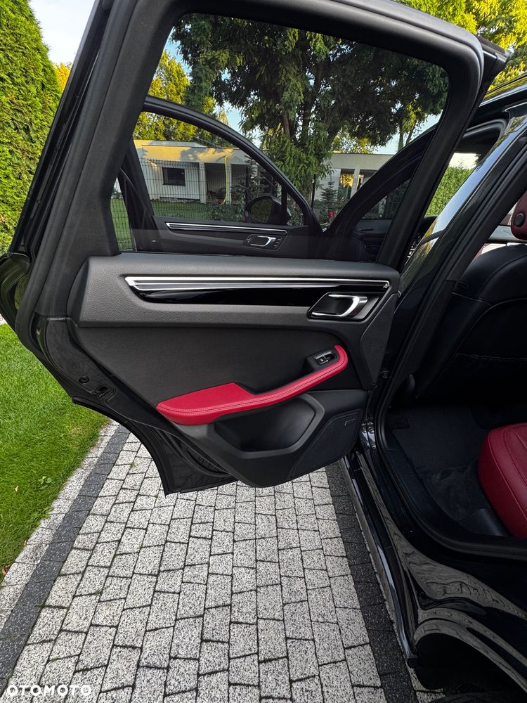 Porsche Macan T - 11