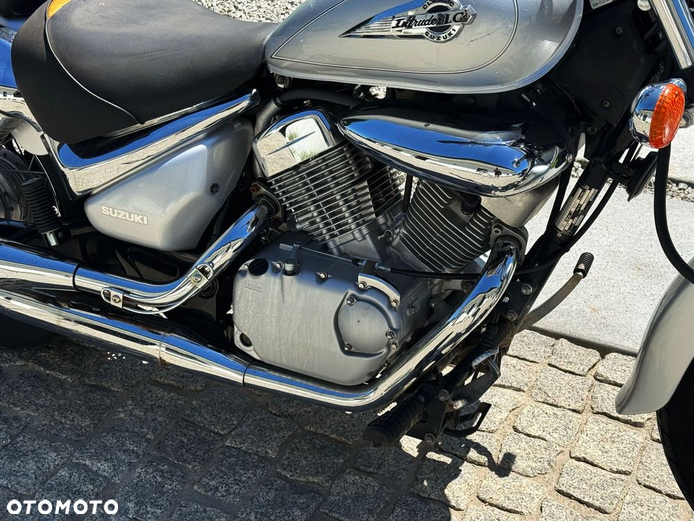 Suzuki Intruder - 4