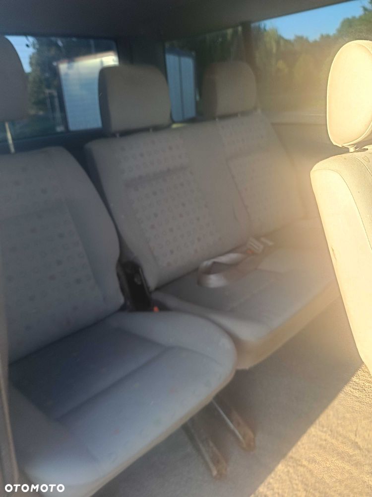 Volkswagen Caravelle - 6