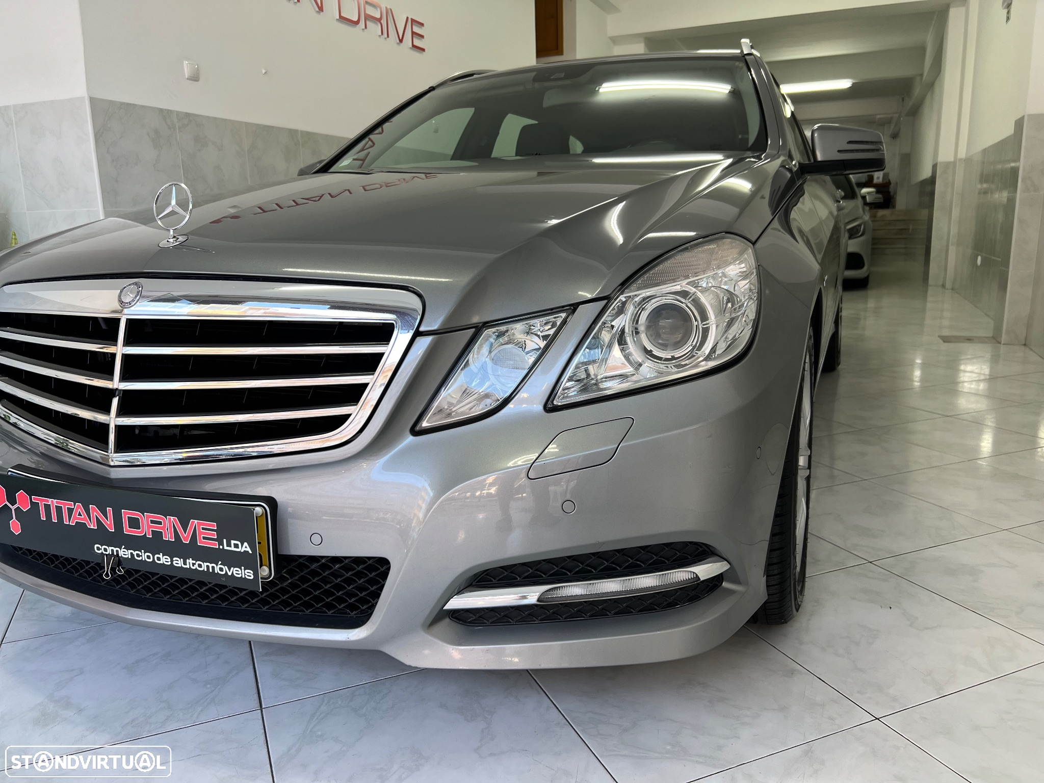 Mercedes-Benz E 250 CDi Avantgarde BlueEfficiency - 3
