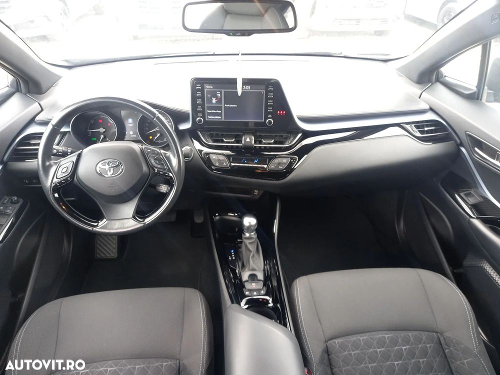 Toyota C-HR - 11