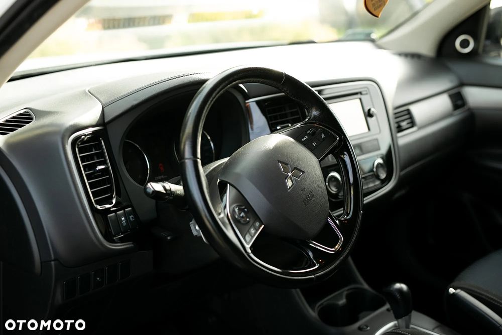 Mitsubishi Outlander 2.2 DID Intense + 4WD - 5