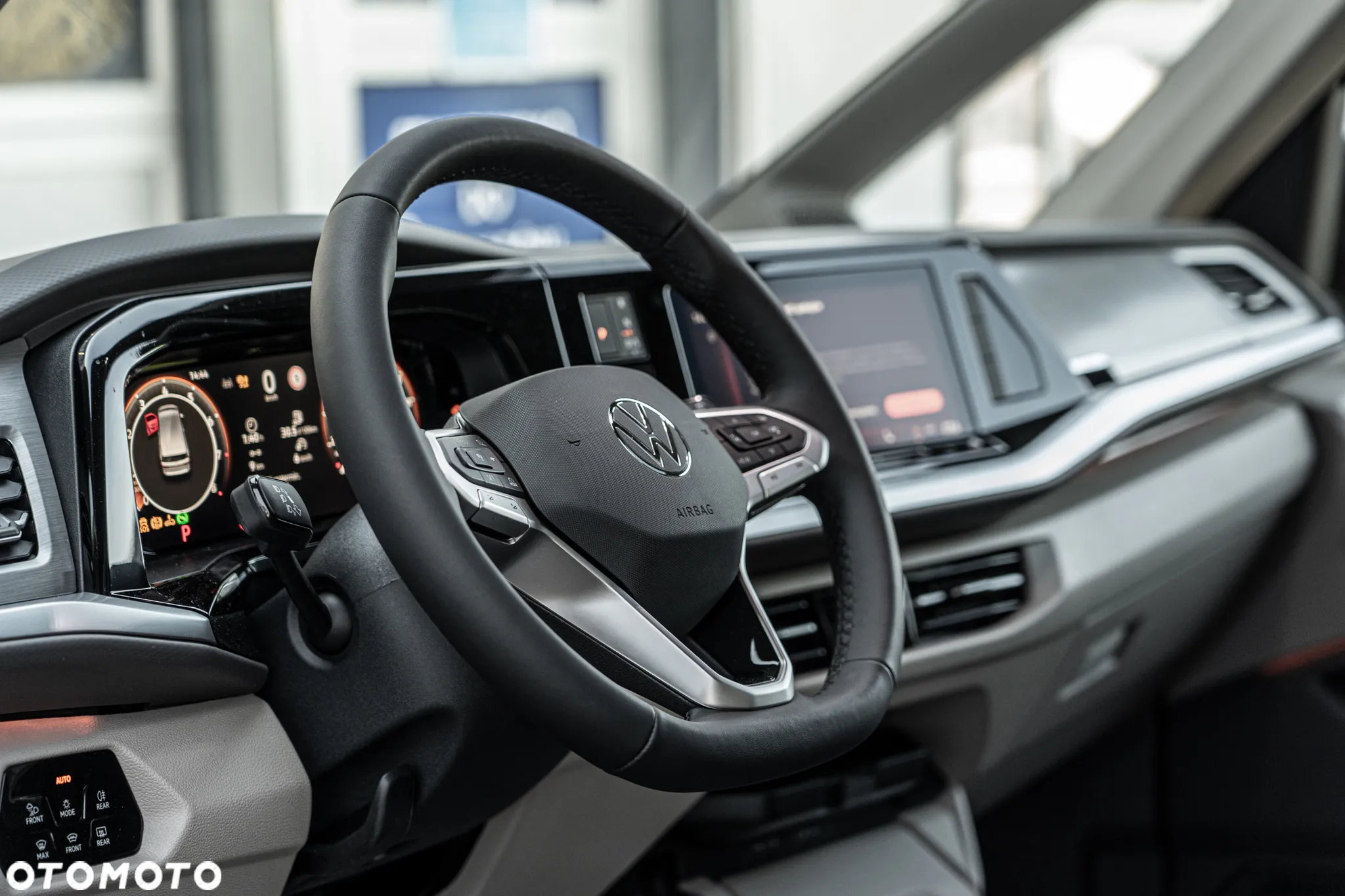 Volkswagen Multivan 2.0 TSI L2 Edition DSG - 16
