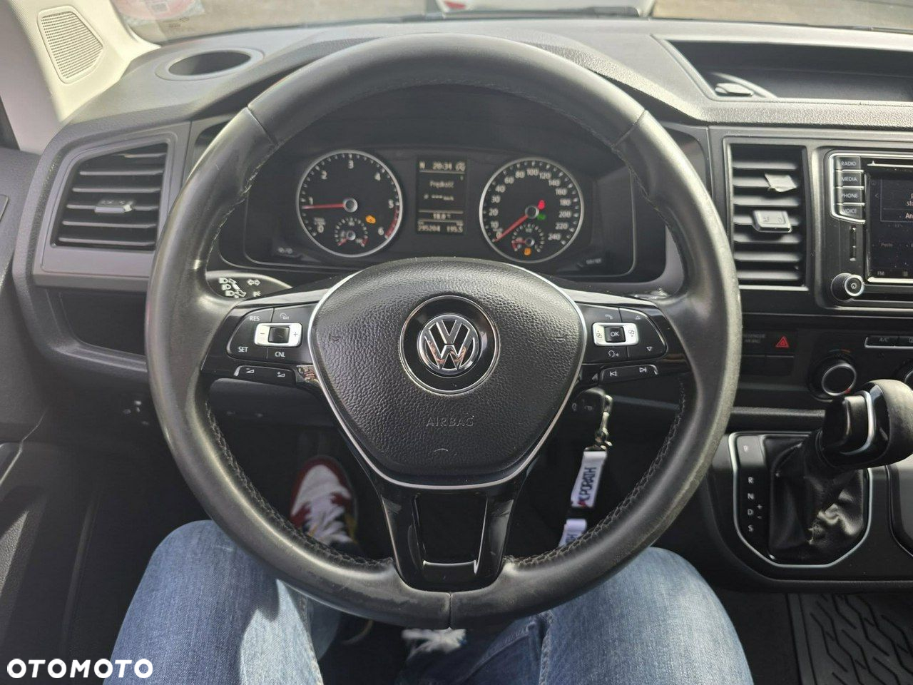 Volkswagen Multivan - 7