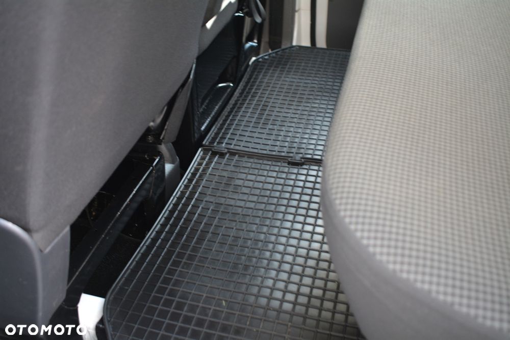 Volkswagen TRANSPORTER T6.1 DOKA - 26