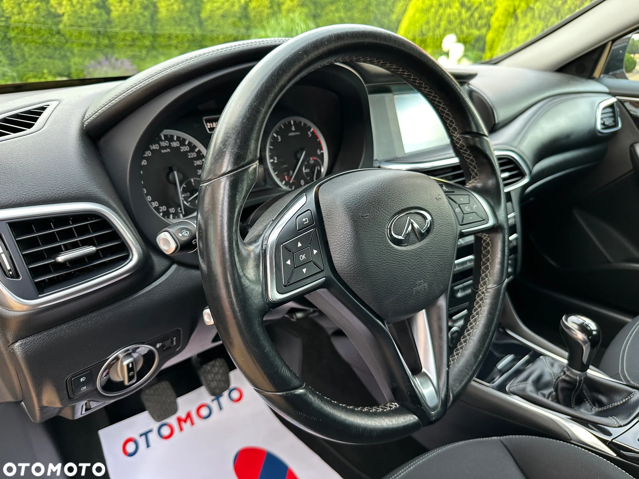 Infiniti Q30 1.5d Premium Tech Cafe Teak - 20