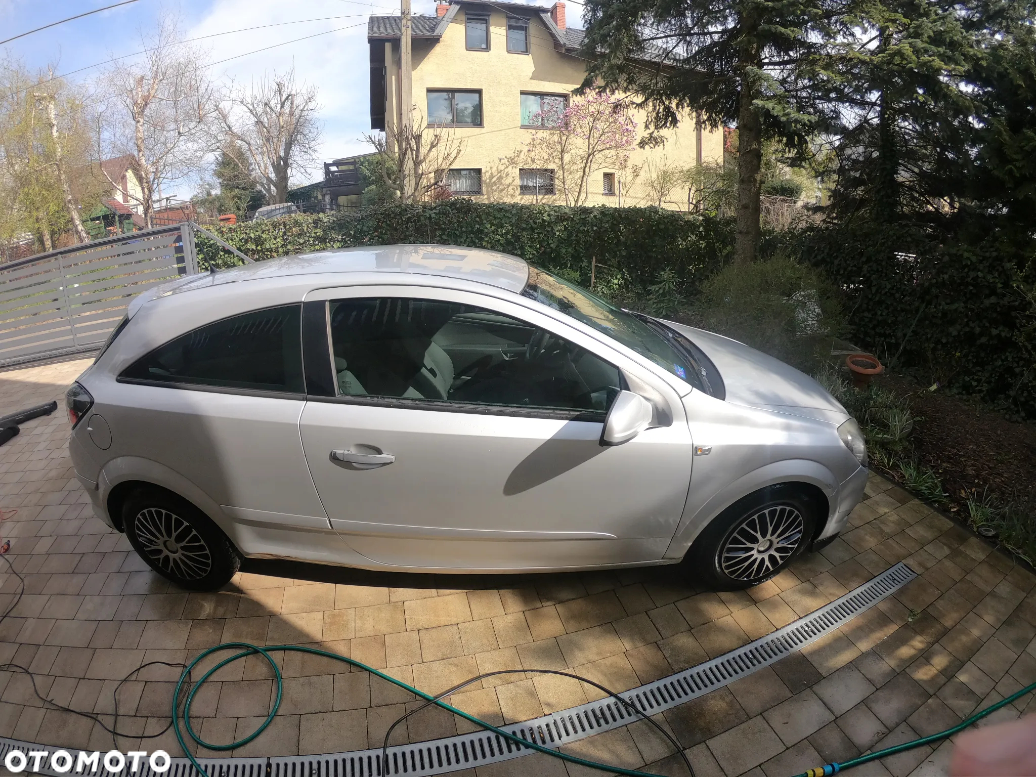 Opel Astra III GTC 1.4 Cosmo - 2