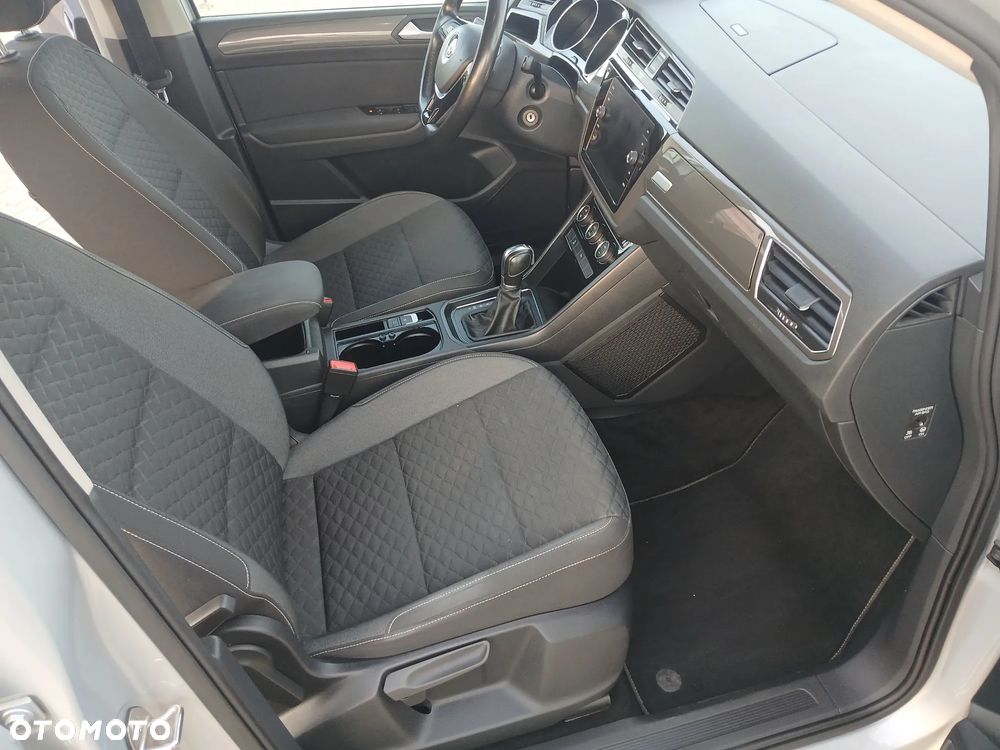 Volkswagen Touran 1.6 TDI SCR (BlueMotion Technology) DSG Comfortline - 25