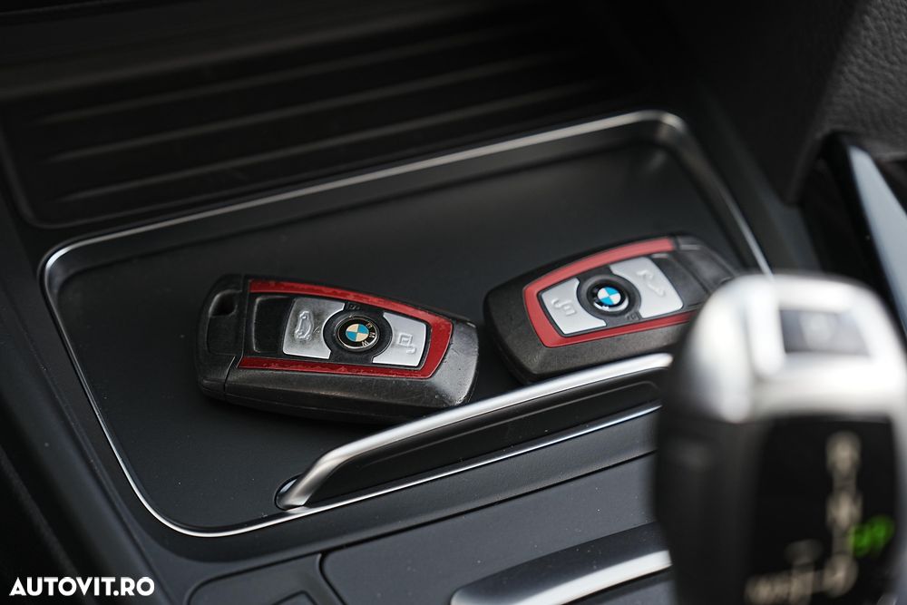 BMW Seria 3 320d Aut. Sport Line - 26