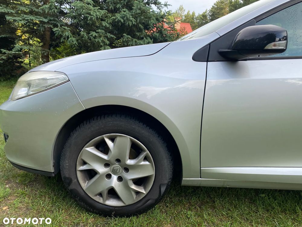 Renault Fluence 1.6 16V Color Edition - 12