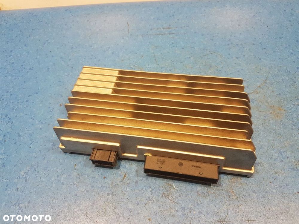 AUDI A5 8T WZMACNIACZ BANG&OLUFSEN 8T0035223S - 1