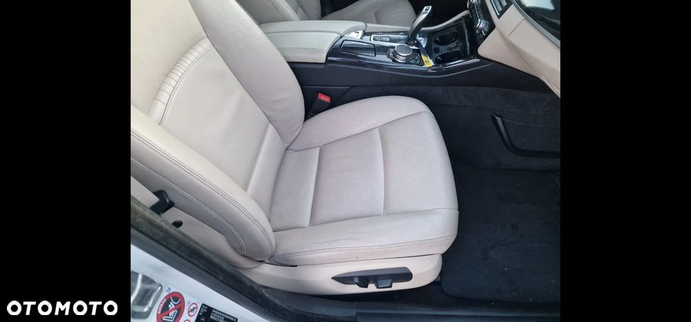 BMW Seria 5 518d Luxury Line - 13